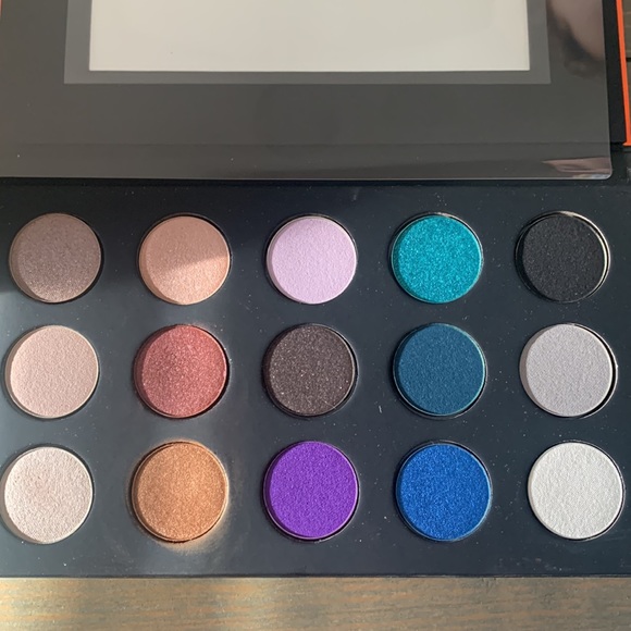 Make Up Forever 15 Artist Shadow Palette - Picture 5 of 5